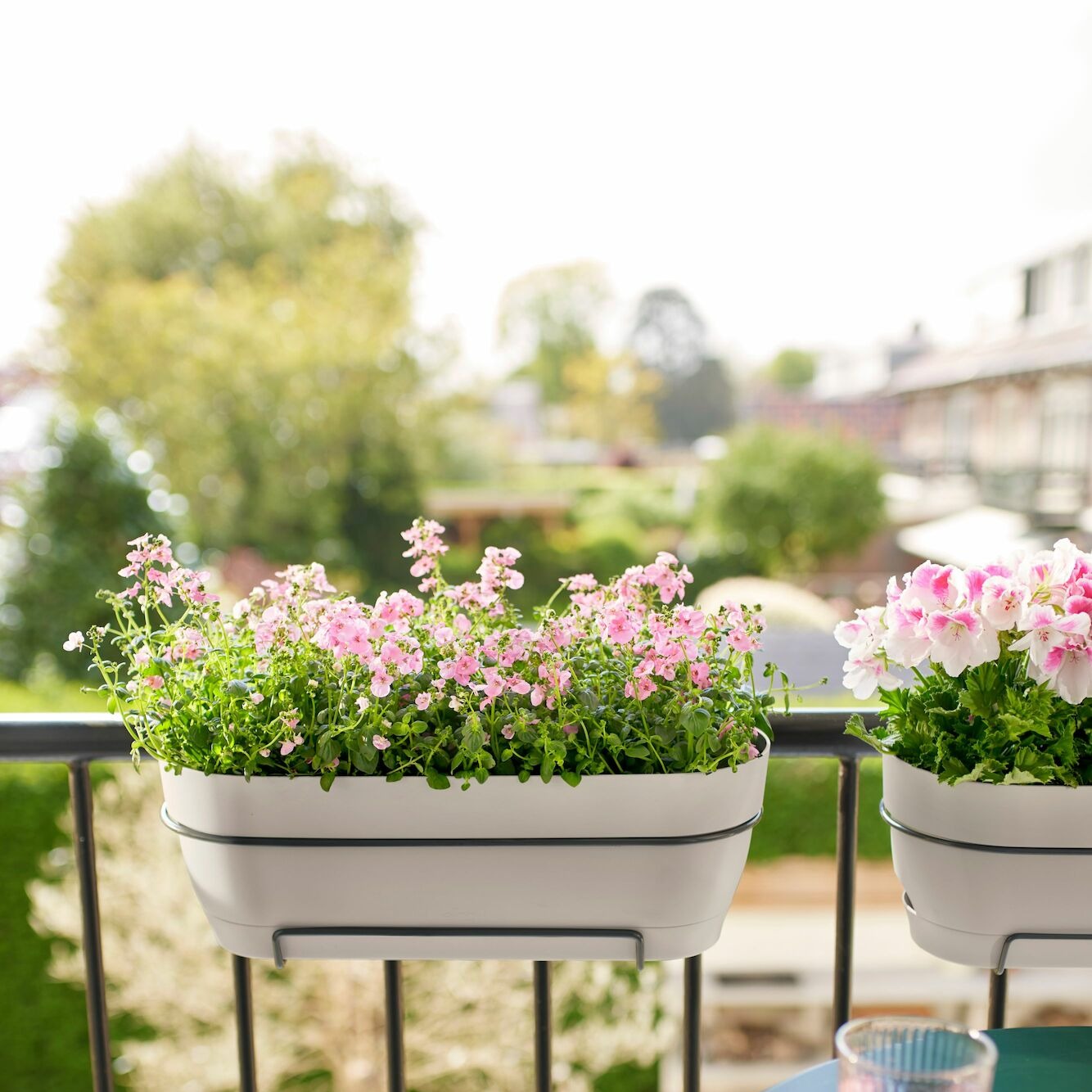 Bakker Vibia Campana jardinière blanc mat 50cm plastique balcon